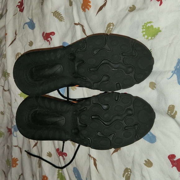 Nike Air Max 270 React - Picture 6 of 11